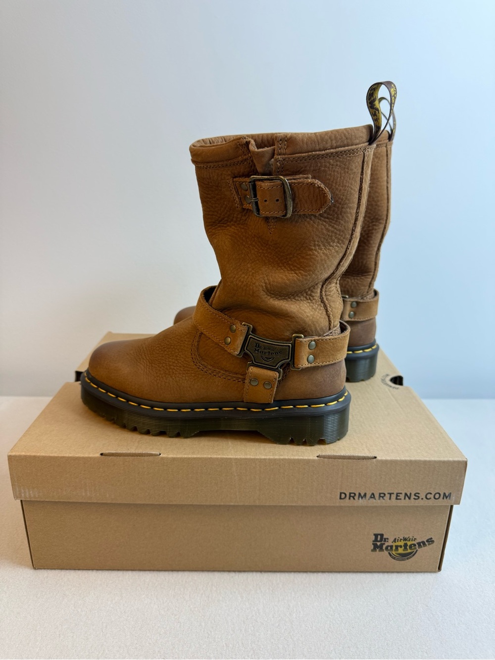 Dr. Martens Anistone Hi Boots desert brown tumbled nu buck - Picture 1 of 6